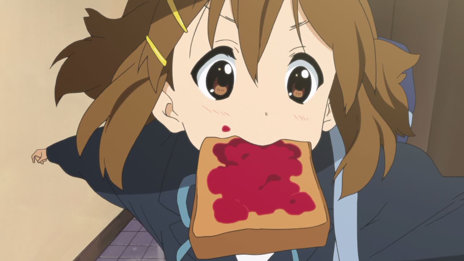 392590